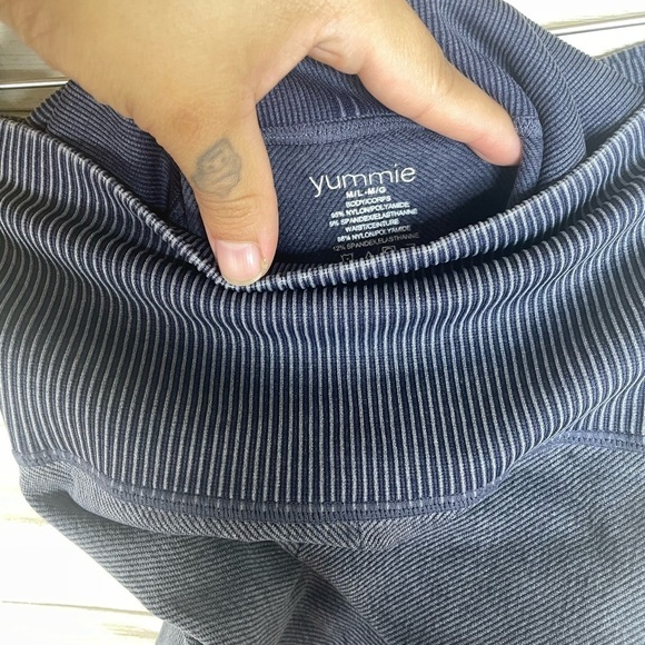 Yummie Shapeware Compression Ribbed Leggings - Picture 3 of 6